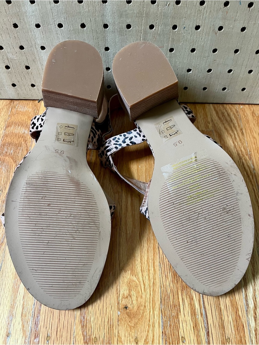 Madewell Alyssa Asymmetrical Block Heel Sandals Leopard Calf Hair Size 9.5 - Picture 6 of 7